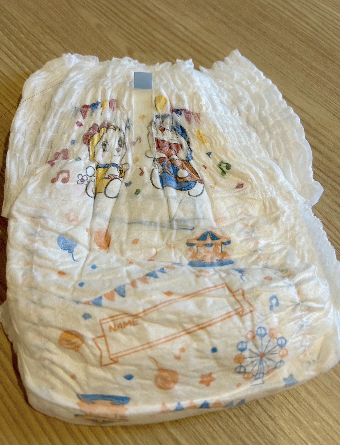 これです  期間限定の遊園地デザインです