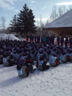 スキー実習の閉講式が行われました。初めてのもの、経験者 それぞれ