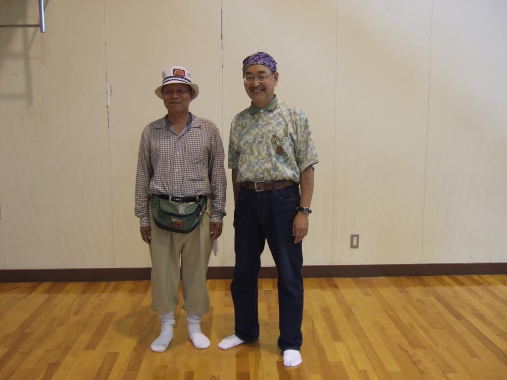 キノコの観察会で今年も横山(旧姓・尾野)先生とご一緒 2009-