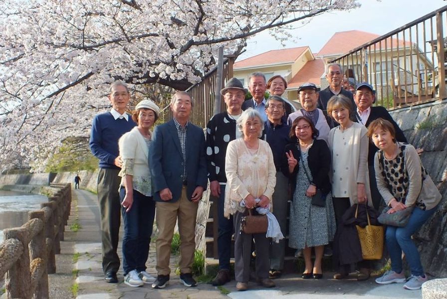 北桜会の写真が届きました。  ４月７日に鍵田さん宅で庄下川河畔の
