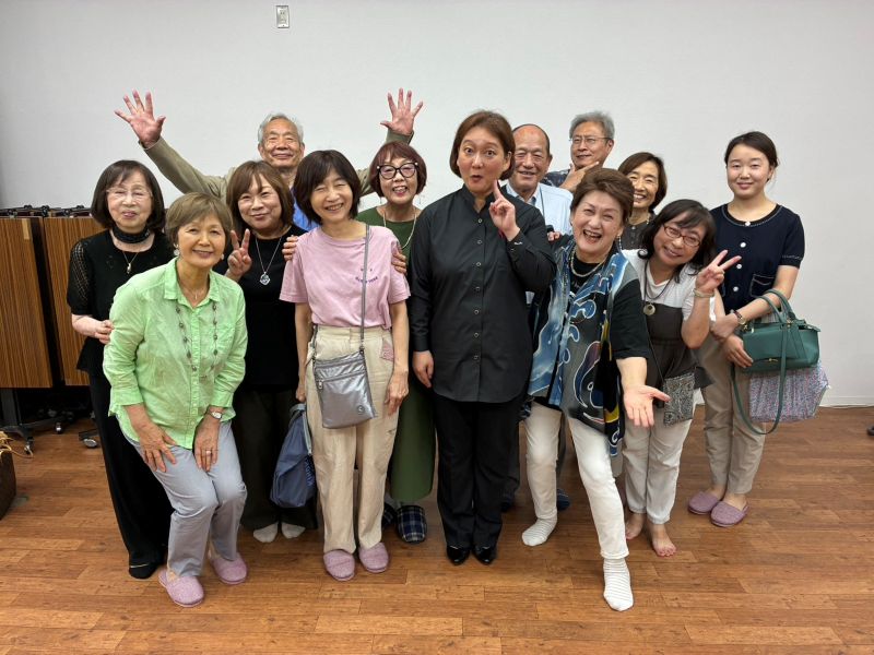 ヨーロッパで活躍する指揮者・阿部加奈子さんを囲む会に参加した。 