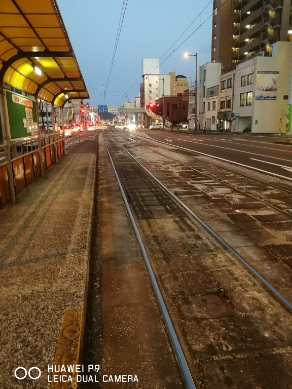 夕暮れの路面電車路面 ライカ良い味わい出してます。 路面電車路面