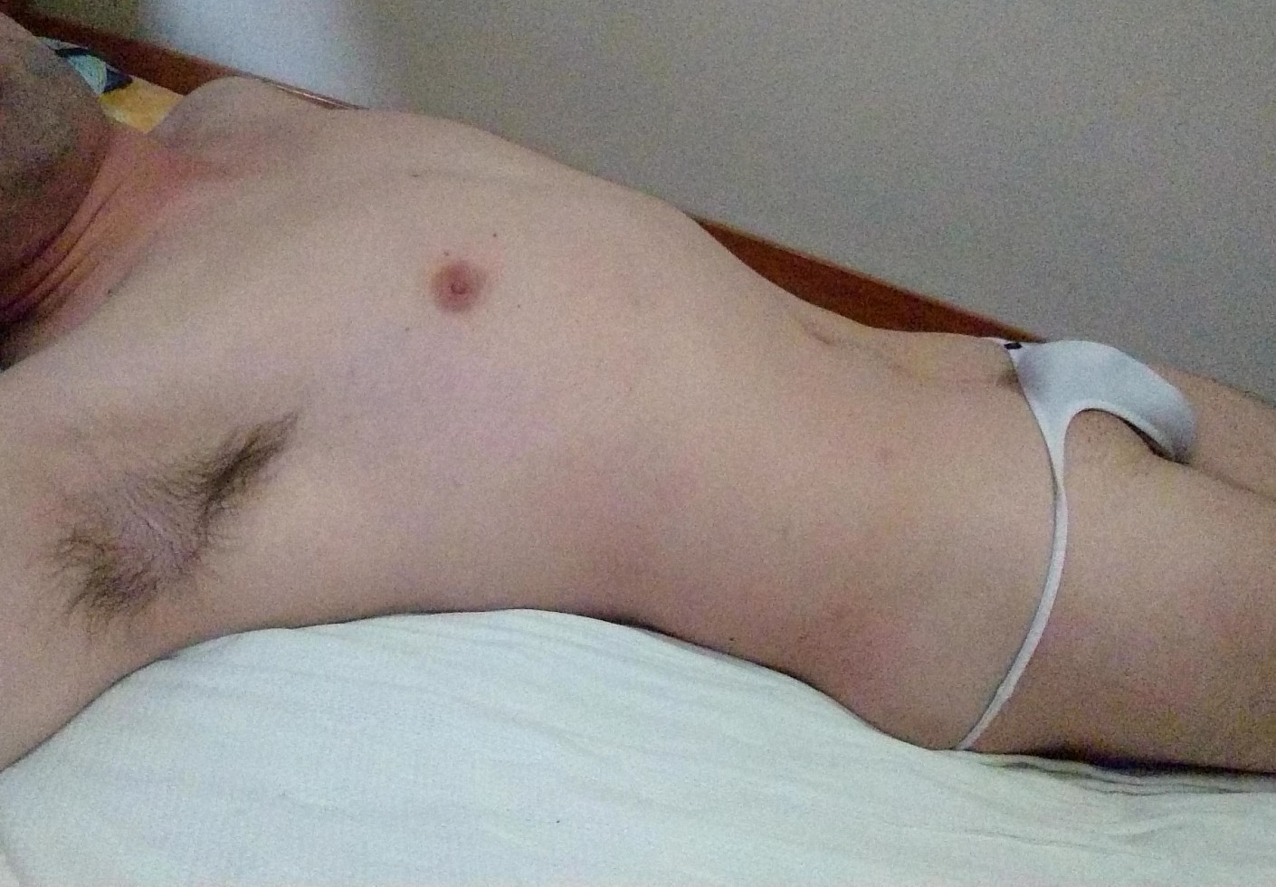 はじめまして。 セクシーな画像に興奮です。 これからもいろいろな