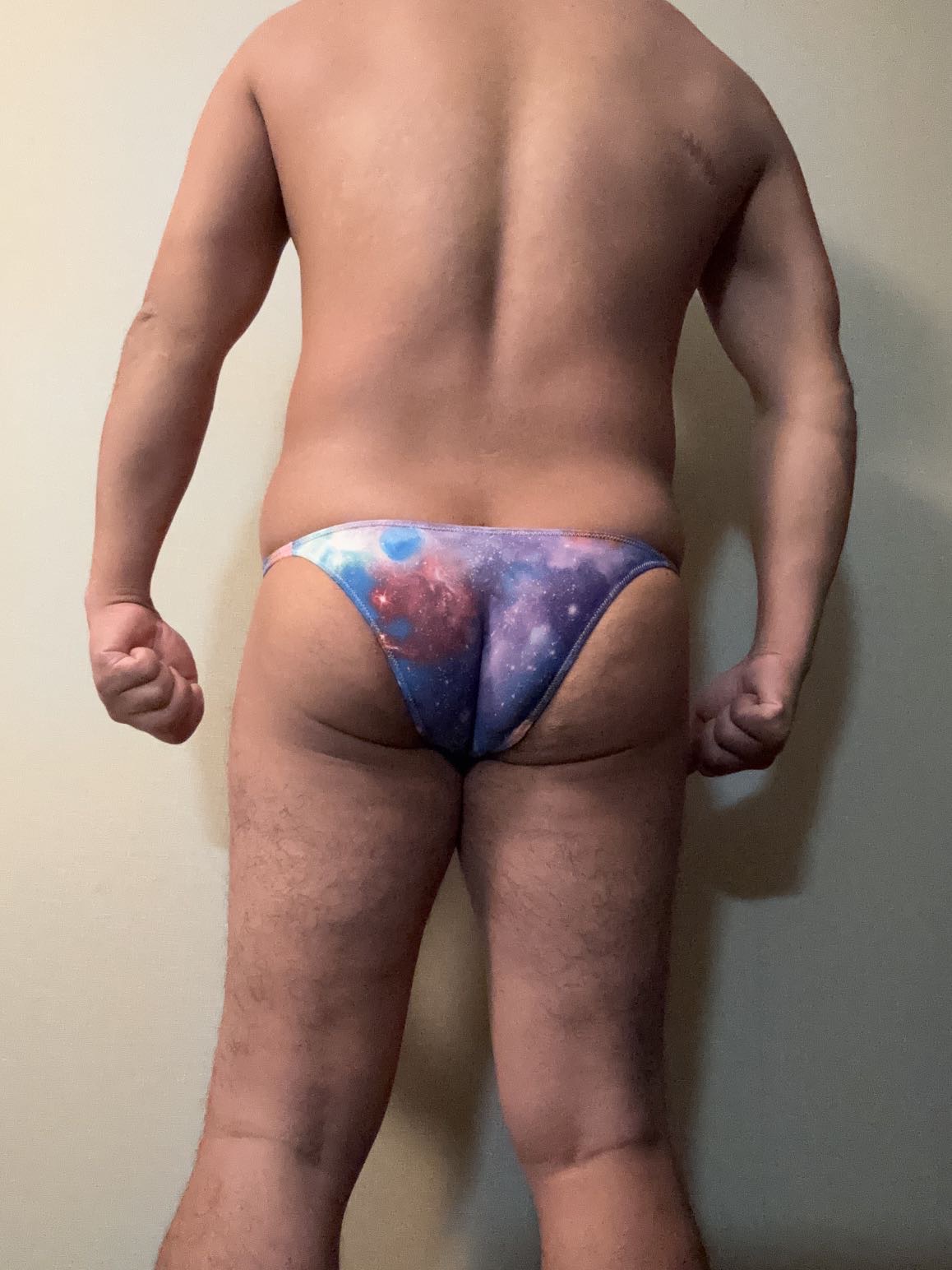 普段のショーツは全然Tバック、ビキニではないです。 もっとトレー