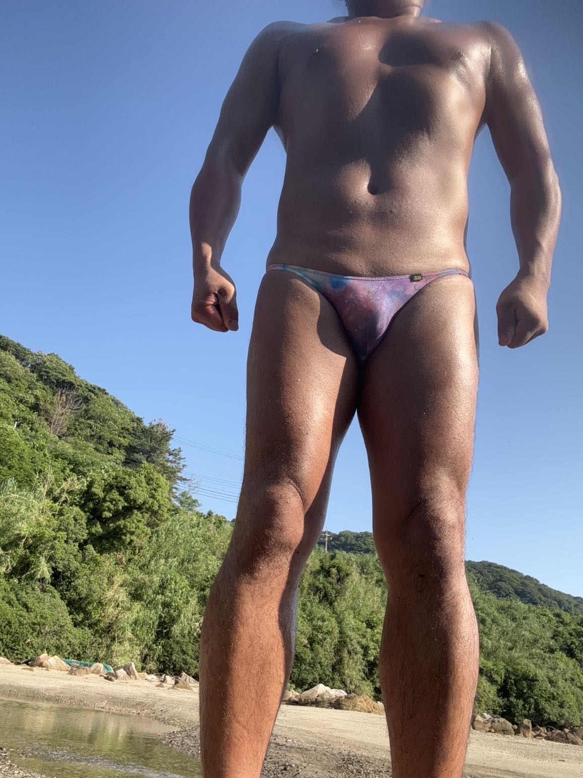 今日も海に行って日焼けしました。 暑くて日焼け日和でした。3時間