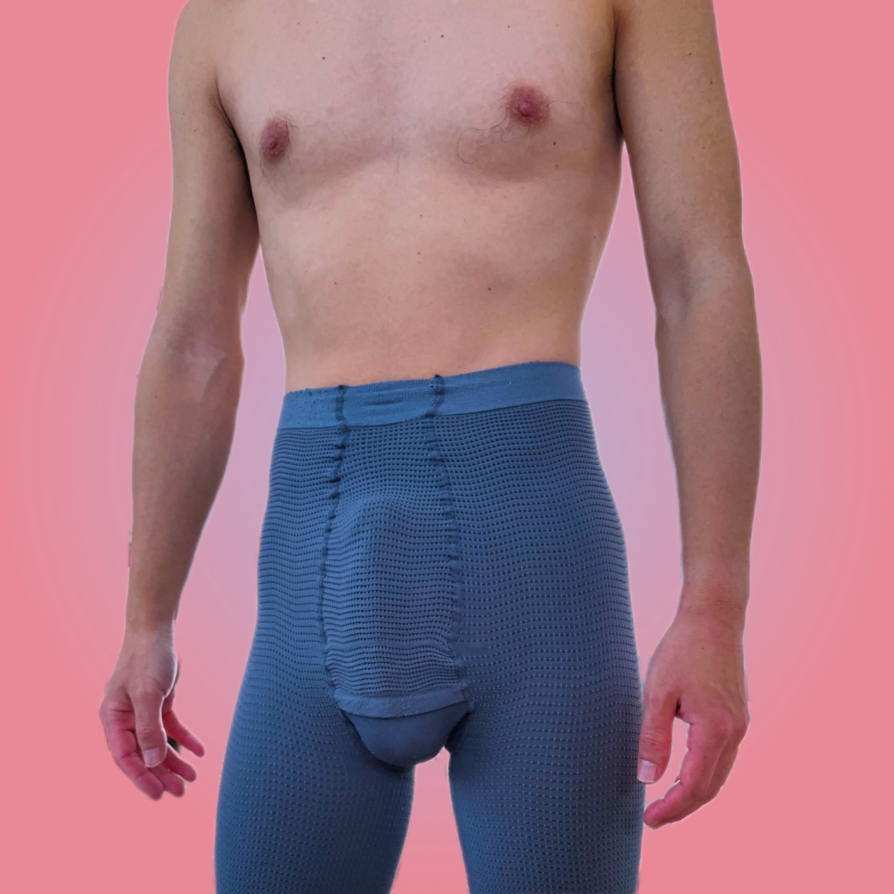 おちんちんが際立つような背景にしました。