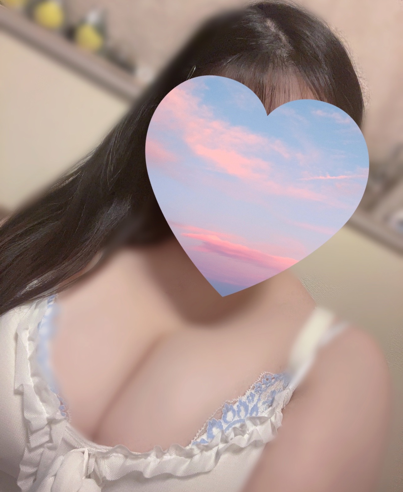 社会人、女です。 顔は普通だと思います。 御奉仕タイプです。 月