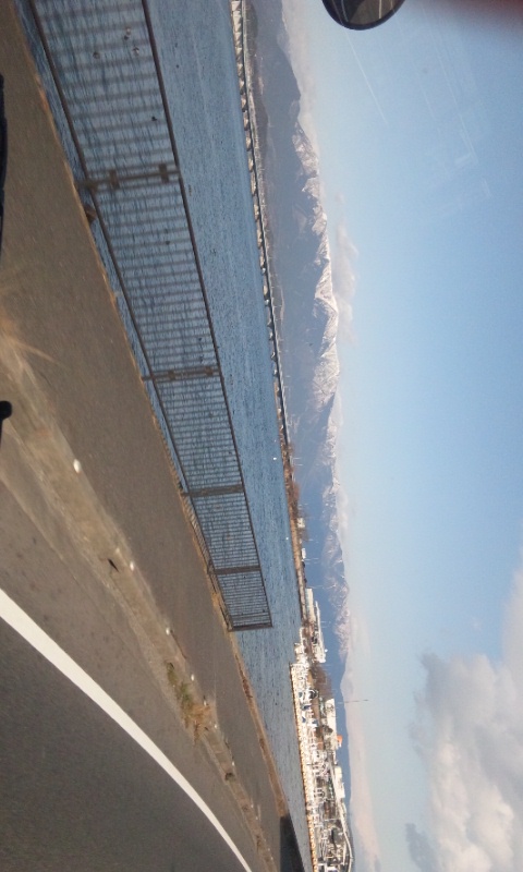 今日は暇だから琵琶湖を眺めながら昼寝します！(￣-￣)ゞ  今日