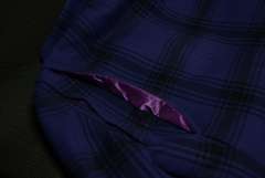 【紫バーバリーチェックコート】 背面がエラのように開きます。
