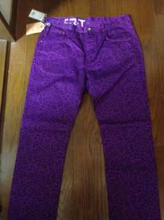 紫豹柄のジーンズ　　　　　(中国製)　29400円
