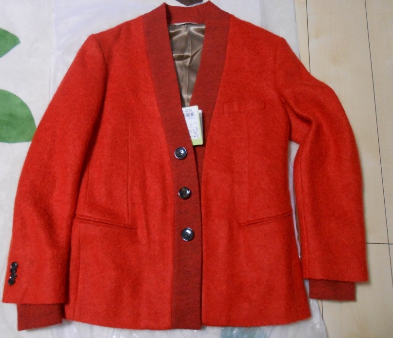 ※レッドジャケット（日本製）58,800 毛でチクチクする赤いジ