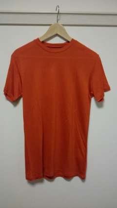 ④赤無地Tシャツ(8,190円)  赤シャツに合わせろってことで
