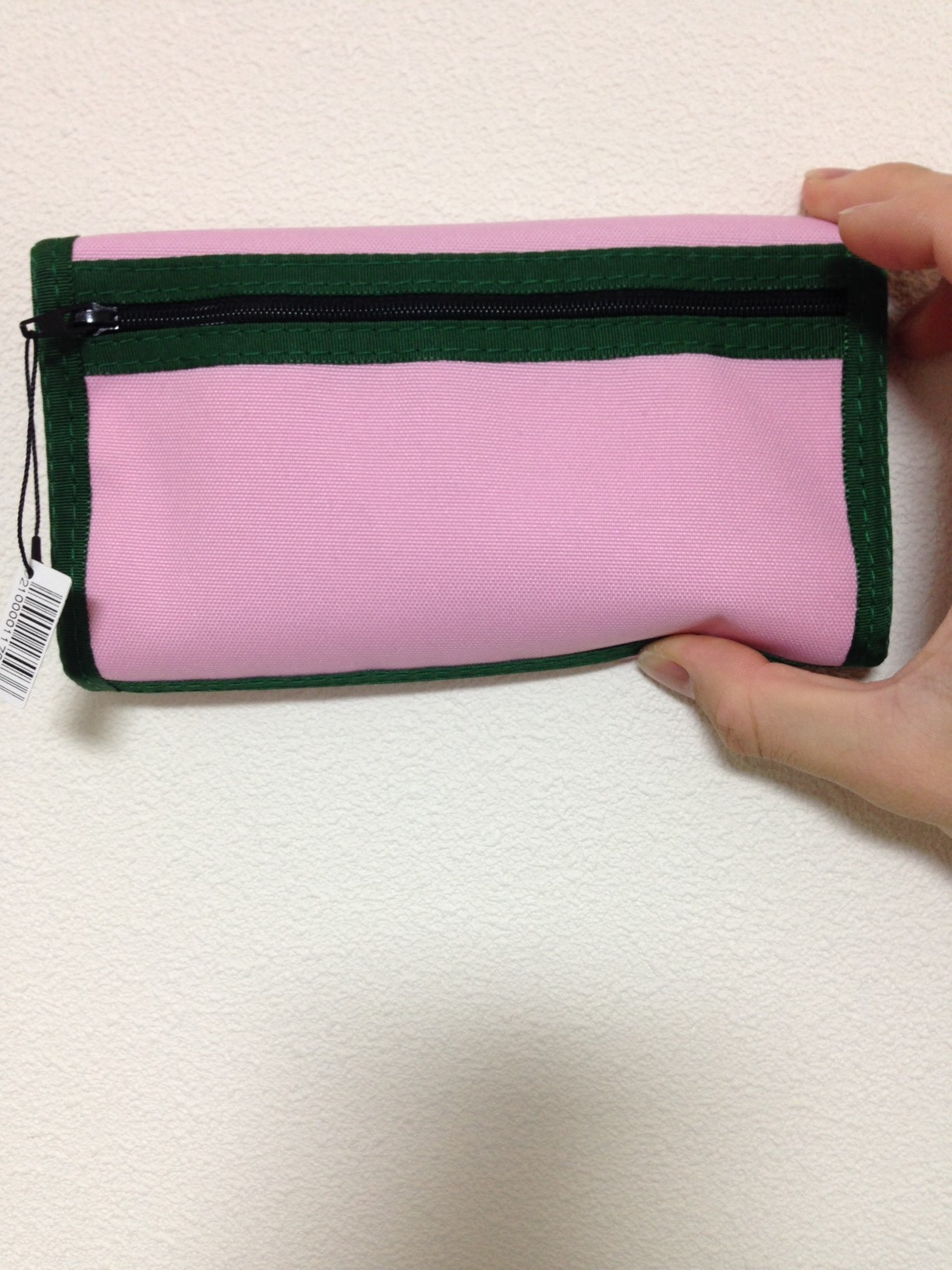 ピンクの財布 さて、福袋を開けてみて一番の驚きを提供してくれたの