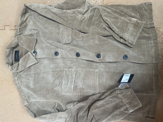 評価は○  コーデュロイシャツジャケット 薄手のアウター  防寒