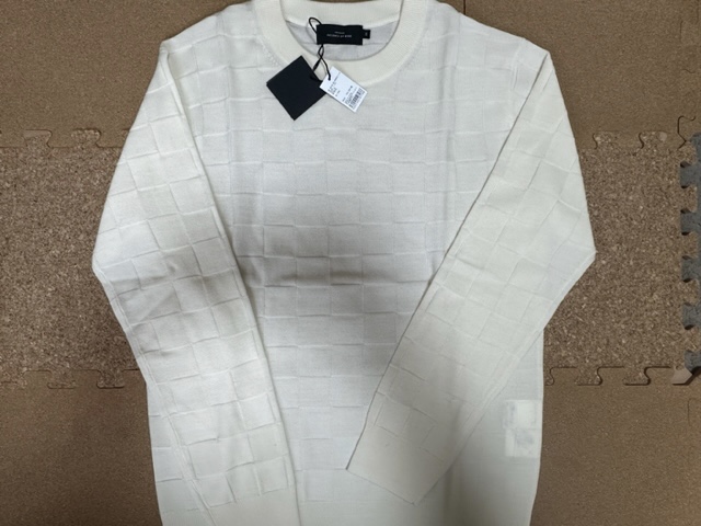 評価は○  ウール100パーのニット 織り目が変わってる リーセ