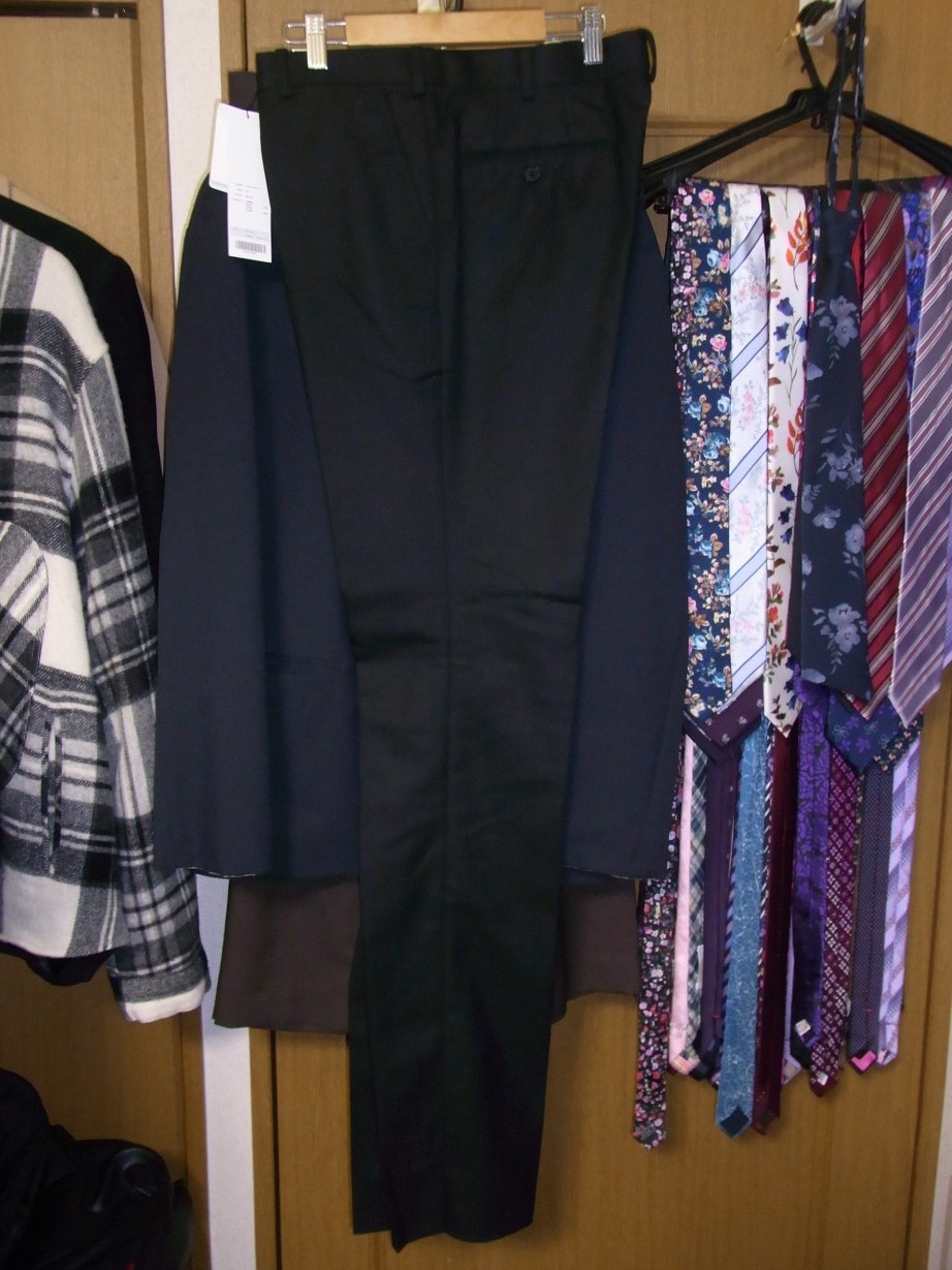 ウールパンツ。カッコいいですね。