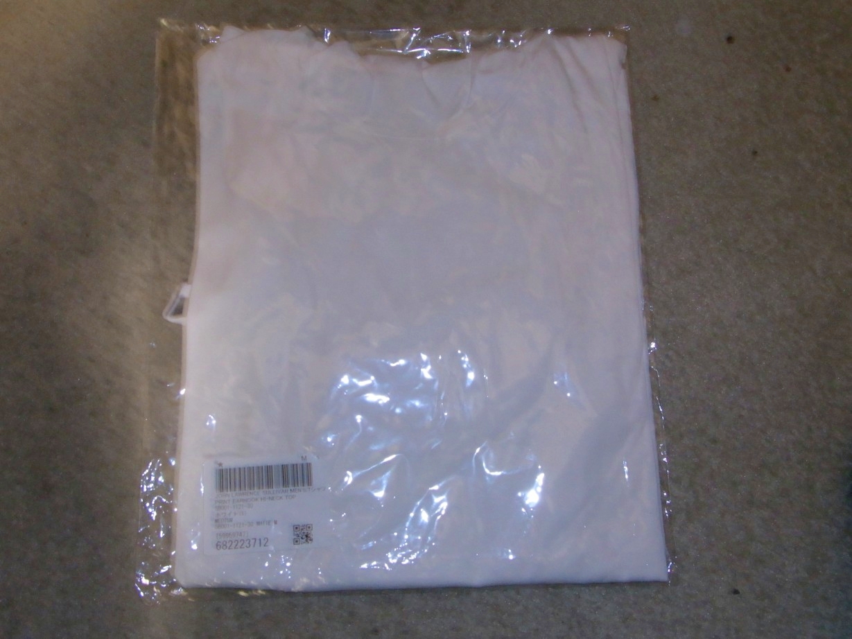 長袖ハイネックＴシャツ。写真には撮れなかったのですが、ハイネック