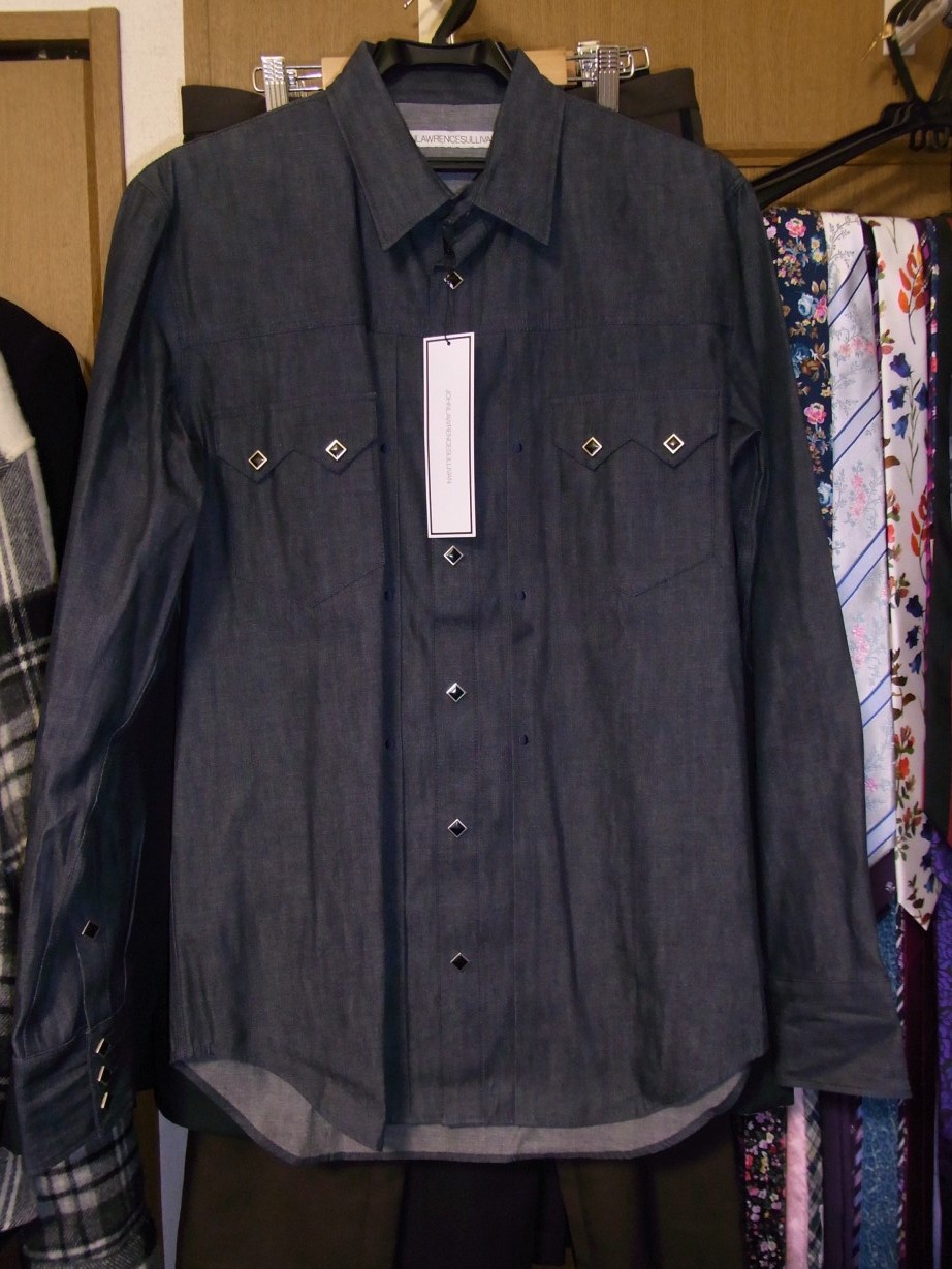 シャツジャケット。無難な色とデザインで良かったです。