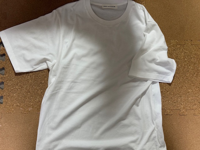 ちなみに Tシャツは無地の白 分離する