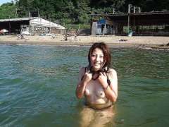 スWEEトさん野外露出好きだと輪姦大好きなんだね 美乳だね  ま