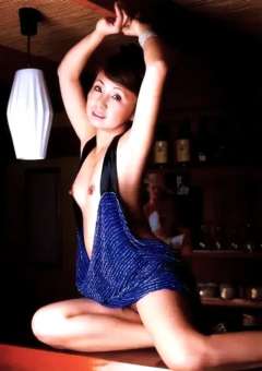 あだちさん、コメントありがとう。 お気に入りのポーズをする「有里