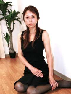 私服姿の「紀子」さん。