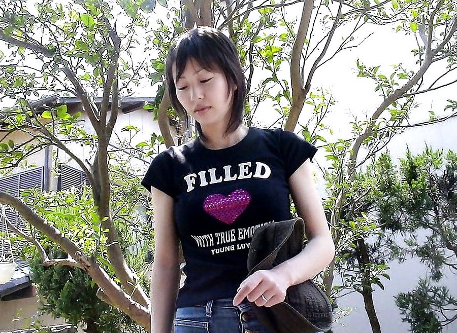 カジュアルな服装の「久美子」さん。