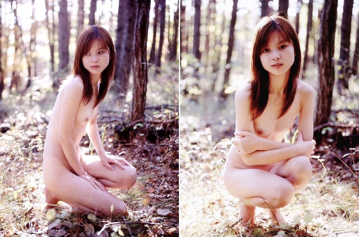 森の中で全裸を晒す「りさ」さん。