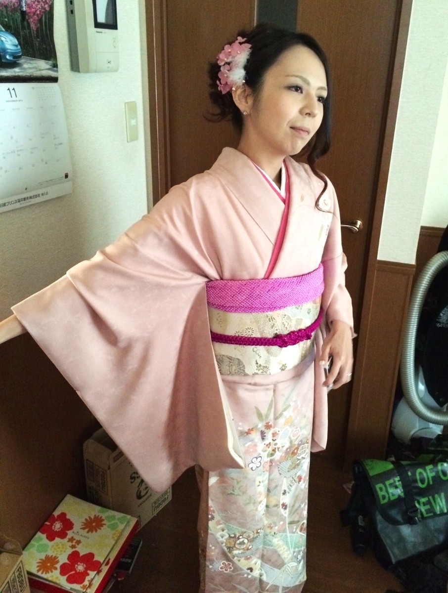 和服姿の「京子」さん。