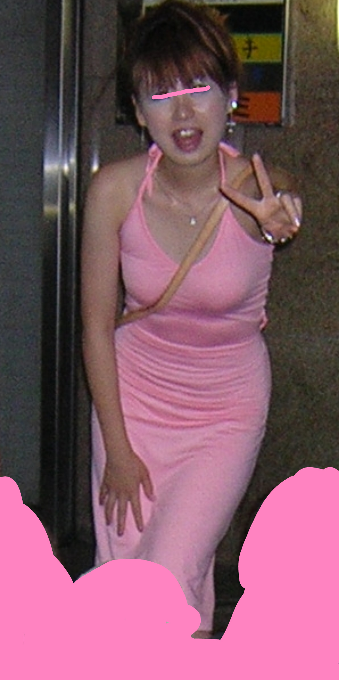 ヤリマンの元キャバ嬢の妻です。 貧乳で乳首は沢山の男に吸われすぎ