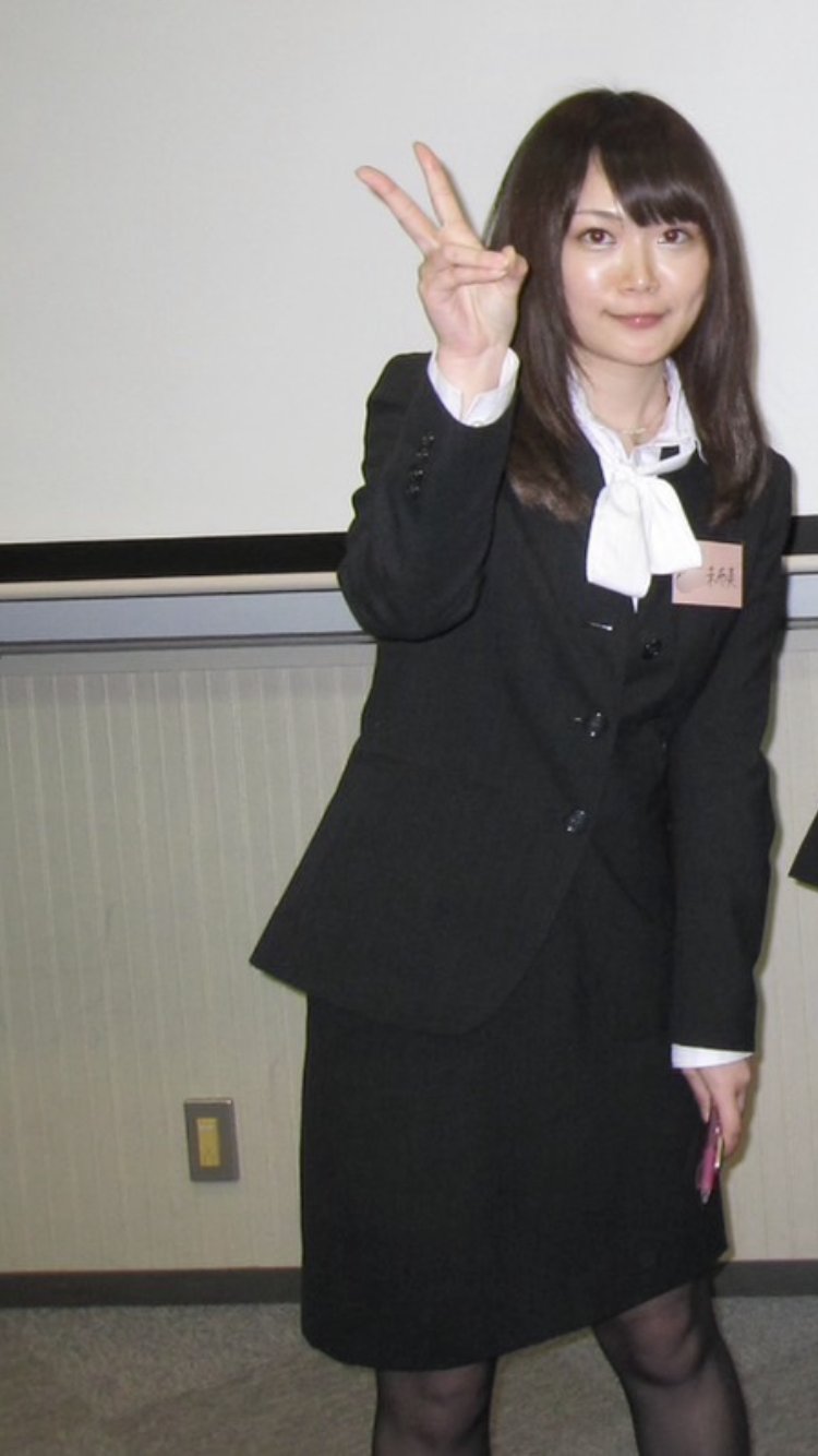 銀行員のみーちゃん❗️若い頃より今の方が とってもセクシーです