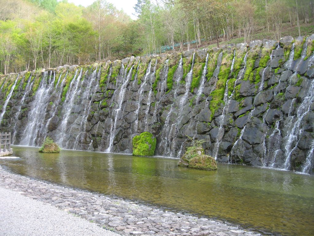 明神の滝。