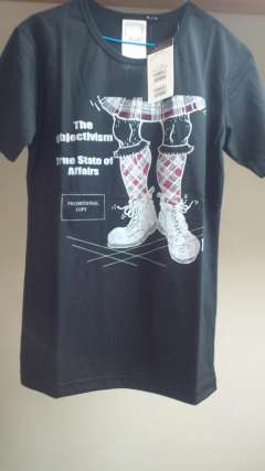 ⑤ 1900円 Tシャツ。