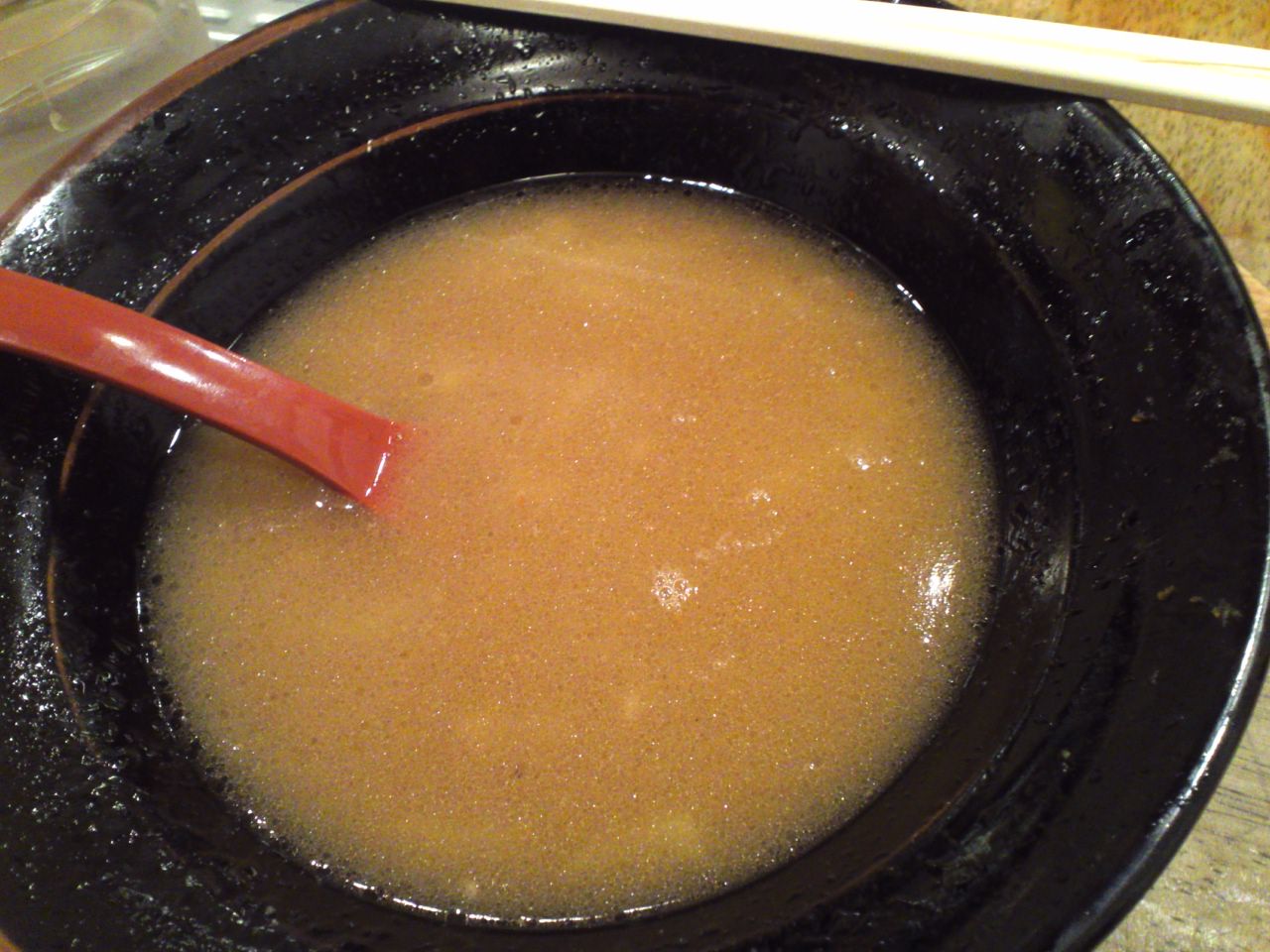 その8  スープはいわゆる二郎系の味ではないです 濃厚豚骨醤油ラ