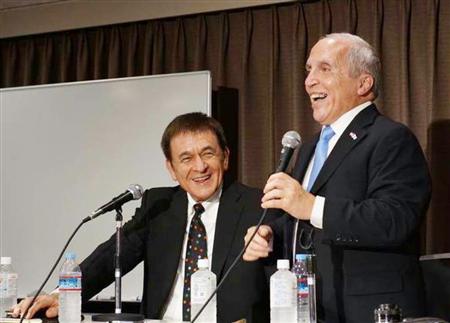 (・画像： 大阪の講演会では、マラーノ氏（右）と、ギルバート氏が