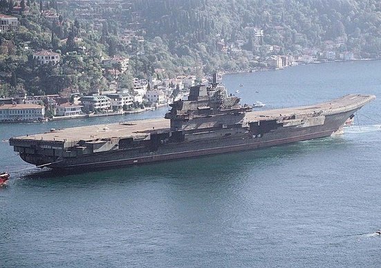 　 (画像： 中国人民解放軍海軍の空母「遼寧」（「Wikiped