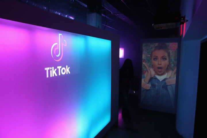 　(画像： 2018年8月、ハリウッドのクラブで、TikTok 
