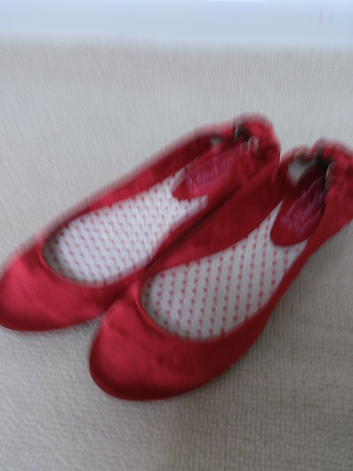 ×バレエシューズ（赤） 纏足用の靴みたい。 よく見たら花が付いて