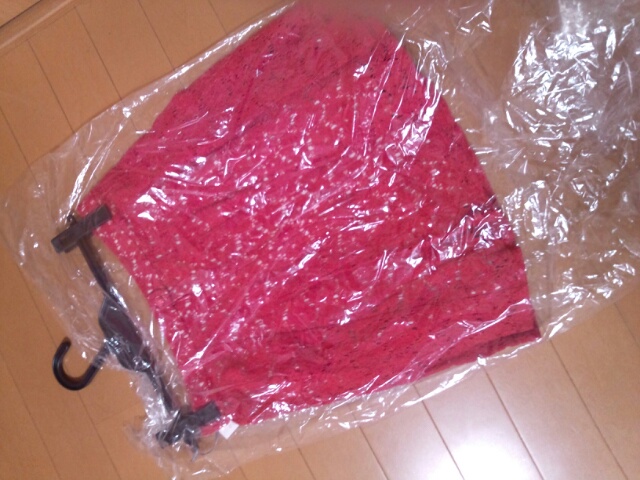 赤いスカート・・・