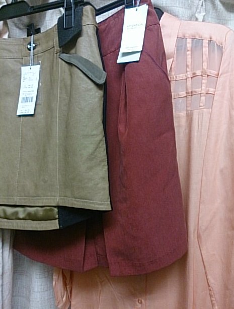 羊革スカート　43000円 スカート　7900円 シャツワンピ　