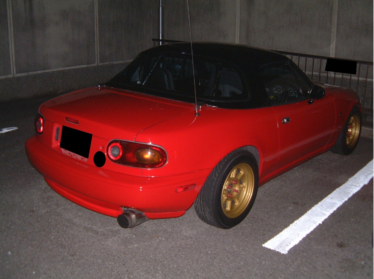 NA→NB→NC→やっぱNAと乗り継いでいるロドスタ 色はフェラ