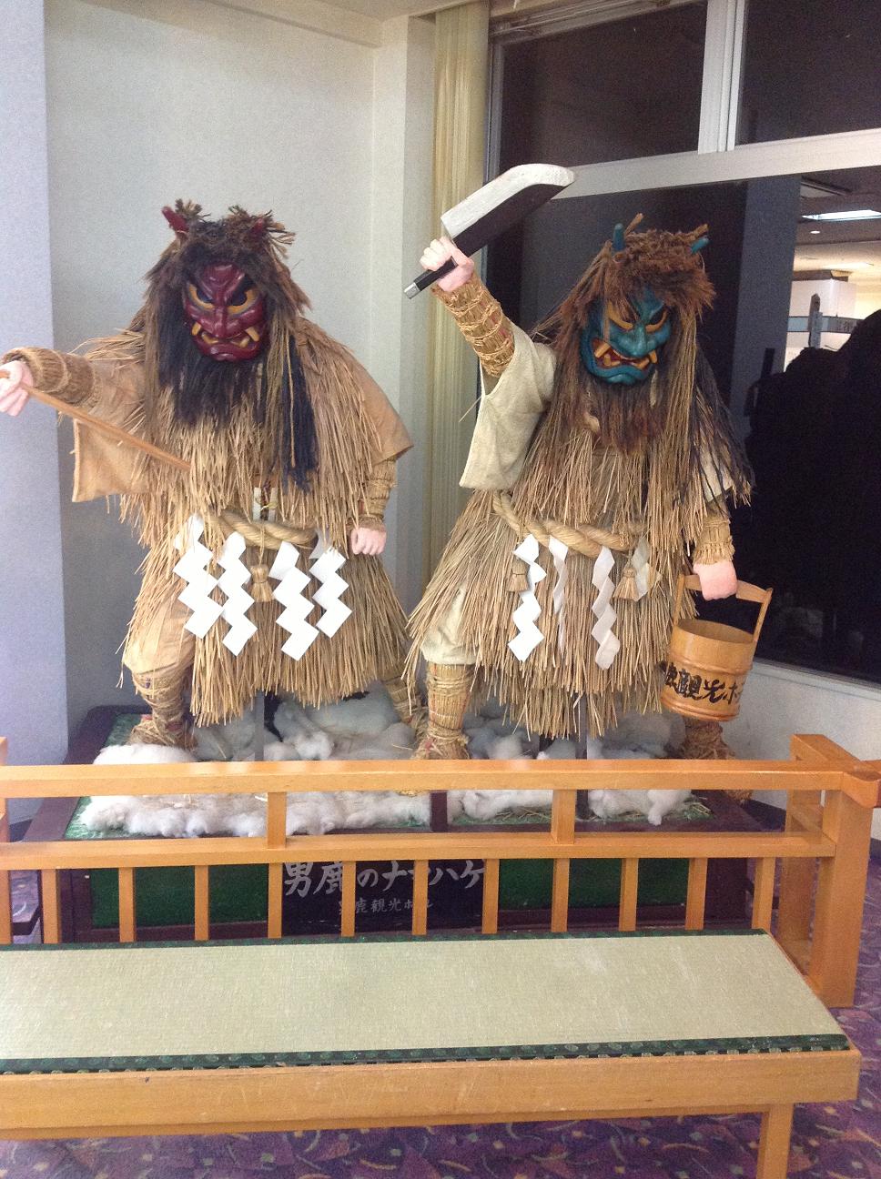 旅館に飾ってあったなまはげさん 冬のあいだ中囲炉裏にあたって仕事