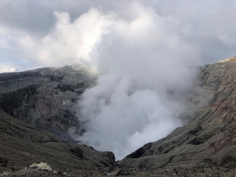 阿蘇山、 4時43分、噴火した模様、噴煙不明、 https://