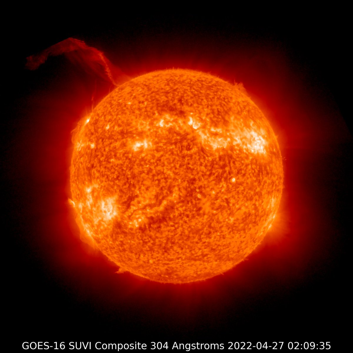 太陽北東部端で超巨大プロミネンスの噴出が発生、 ４月２７日13時