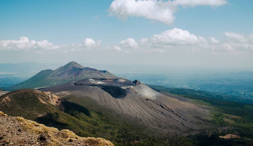 霧島山新燃岳、 3時00分、連続噴火継続、噴煙火口上200m、2
