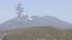 桜島昭和火口、 0時34分、噴火、噴煙火口上1500m、 htt