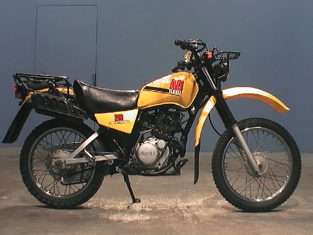 ヤマハが以前、発売していたオフロードバイクで AG200という牧