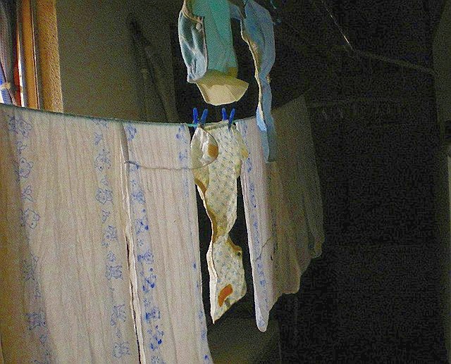 夜のおむつ干しです