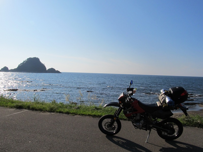 海とバイクと過ぎ去りし夏の幻影