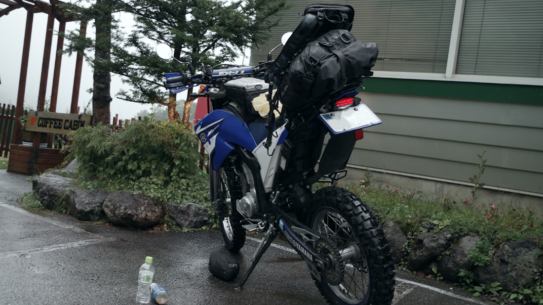 昼食後はR158を西進し飛騨高山へ。 安房峠で雨に降られる